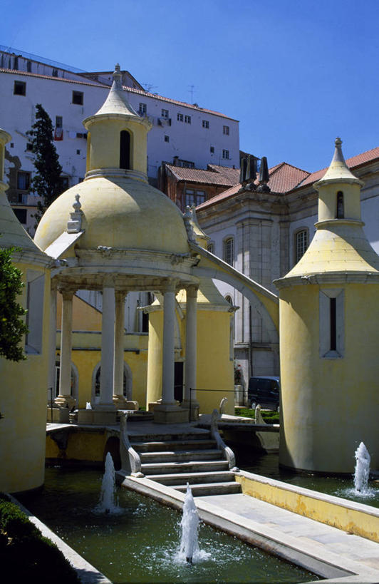 无人,竖图,彩色,室外,水,建筑,喷泉,葡萄牙,欧洲,池塘,摄影,五颜六色,色彩斑斓,南欧,五彩缤纷,伊比利亚半岛,五彩斑斓,葡萄牙共和国,五光十色,彩图,大学,科英布拉区