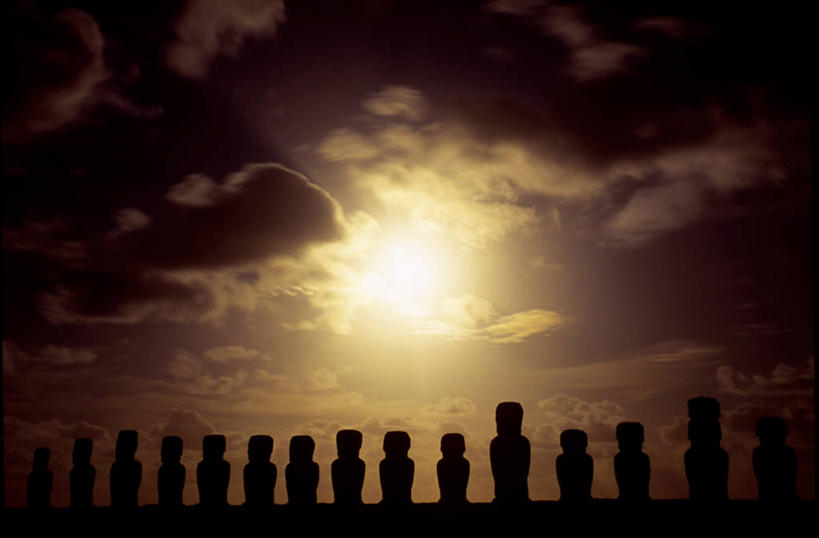 无人,家庭,横图,夜晚,复活节岛,智利,雕像,月亮,黄昏,地标建筑,南美,摄影,太平洋,南美洲,拉丁美洲,美洲,复活节岛石像,波利尼西亚,摩艾石像,亚美利加洲,南亚美利加洲,复活岛,智利共和国,摩艾像,波利尼西亚群岛,海滩,彩图,复活节岛人像,赫布亚岛,拉帕努伊岛,毛埃石像,摩阿仪,摩埃石像,莫阿伊,帕赛兰,伊斯特岛