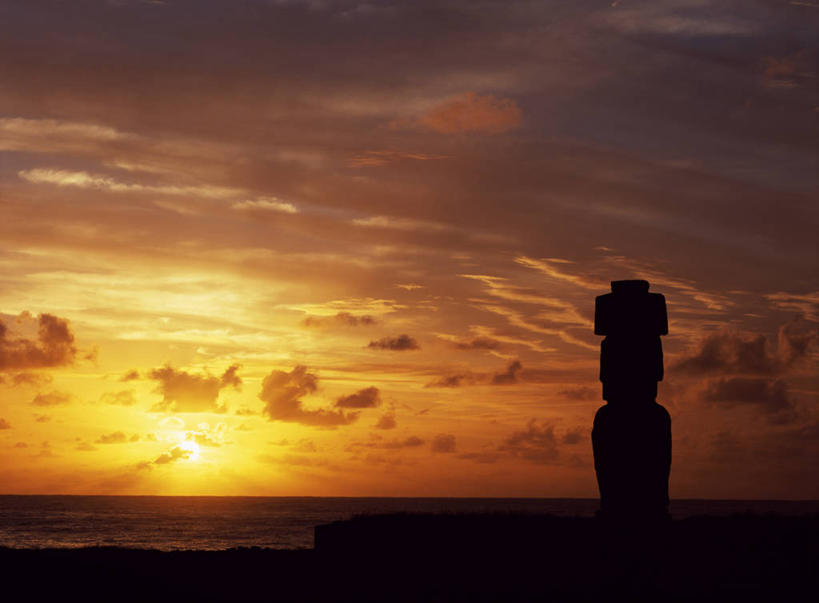 无人,横图,日落,雕塑,复活节岛,智利,雕像,黄色,天空,地标建筑,橙色,南美,摄影,考古学,太平洋,南美洲,拉丁美洲,美洲,剪影,复活节岛石像,波利尼西亚,摩艾石像,亚美利加洲,南亚美利加洲,复活岛,智利共和国,摩艾像,波利尼西亚群岛,海滩,彩图,复活节岛人像,赫布亚岛,拉帕努伊岛,毛埃石像,摩阿仪,摩埃石像,莫阿伊,帕赛兰,伊斯特岛