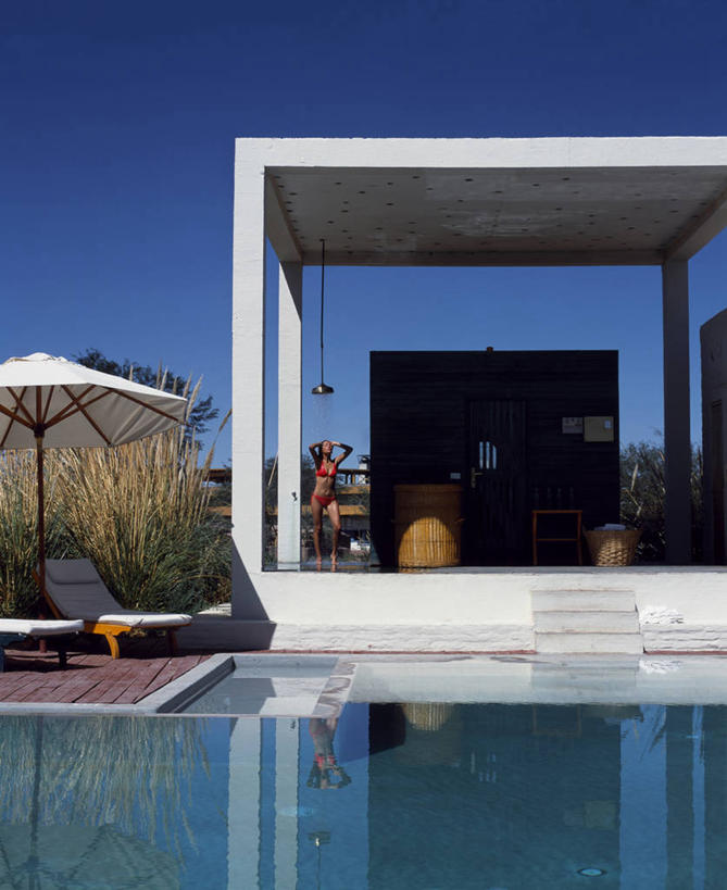 儿童,成年人,无人,游泳池,竖图,旅游,水,酒店,智利,行人,游客,游人,淋浴,路人,旅客,模型,南美,摄影,华贵,桑拿浴,过客,女孩,女人,休闲椅,彩图