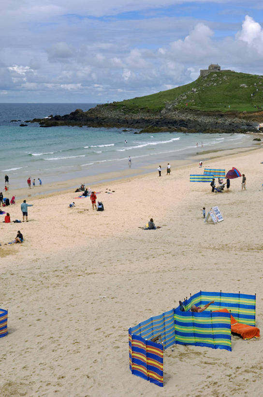 竖图,室外,旅游,度假,行人,游客,游人,沙子,海岸线,英格兰,路人,旅客,放松,摄影,过客,海滩,休闲活动,彩图,西南英格兰