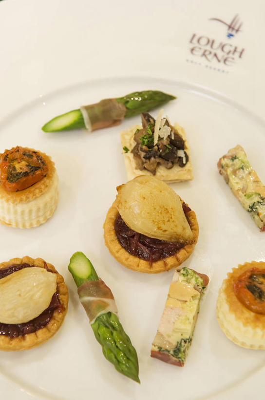 点心,面包,无人,竖图,室外,酒店,芦笋,英国,北爱尔兰,小的,符号,食品,面点,食物,糕点,盘子,摄影,选择,健康食物,酥皮馅饼,彩图,弗马纳区,厄恩湖