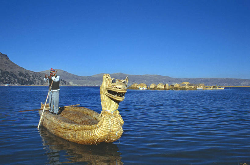 划船,成年人,一个人,横图,室外,湖,山,山脉,船,秘鲁,仅一个男性,杆,交通工具,南美,摄影,舟,载具,普诺,的的喀喀湖,荡舟,男人,彩图