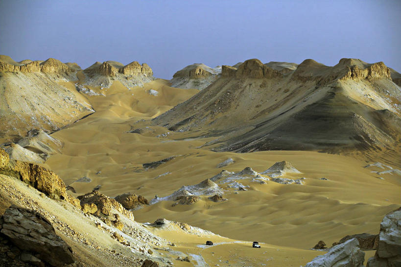 无人,横图,室外,沙漠,汽车,非洲,埃及,沙子,地形,悬崖,山地车,摄影,峭壁,中东,干的,四驱车,北非,彩图