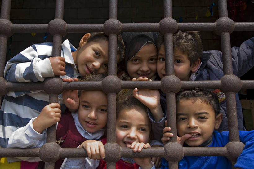 儿童,横图,窗户,非洲,埃及,开罗,首都,教室,摄影,伊斯兰教,中东,北非,阿拉伯风格,埃及文化,彩图,马穆鲁克,好奇心