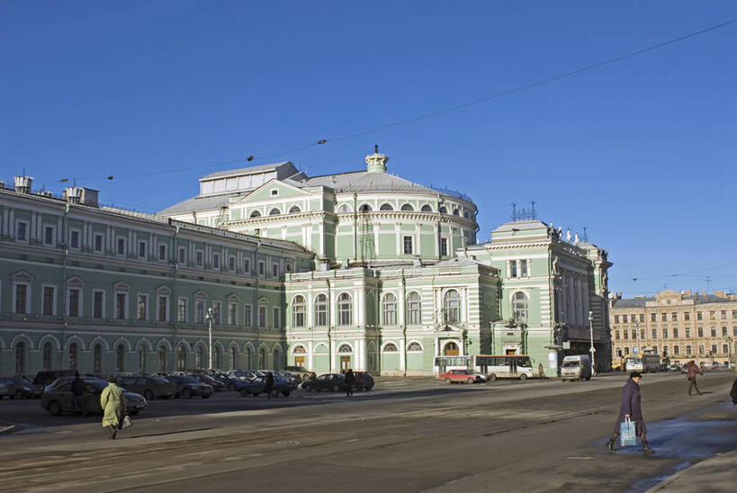 横图,室外,旅游,城市,建筑,街道,剧院,俄罗斯,冬天,蓝色,绿色,天空,社区,寒冷,摄影,歌剧,前苏联,芭蕾舞,彩图,独联体