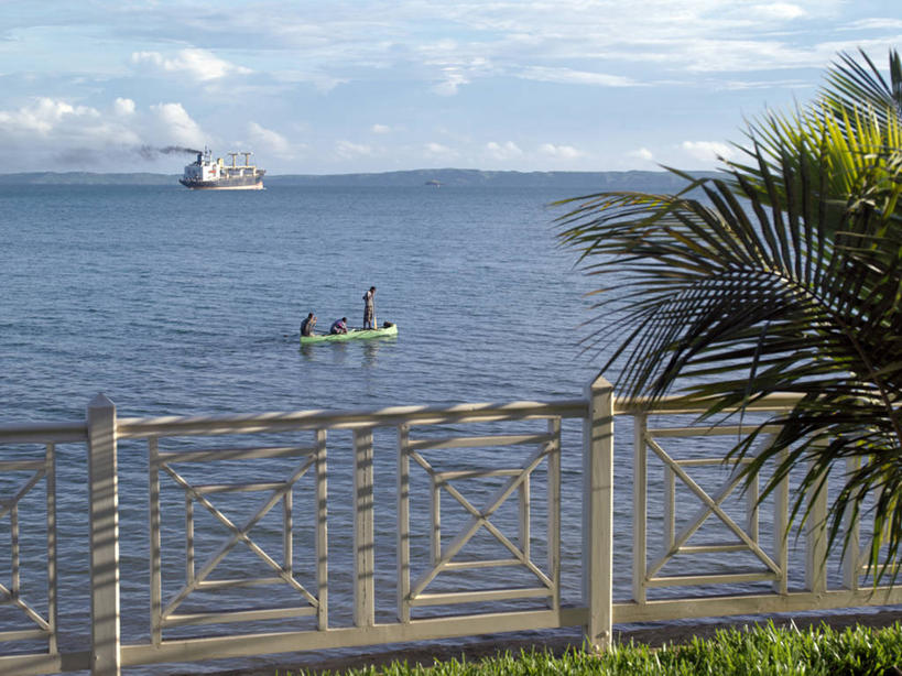 无人,横图,室外,海洋,水,船,非洲,马达加斯加,地平线,海岸线,篱笆,海湾,摄影,货运,货船,海滩,彩图