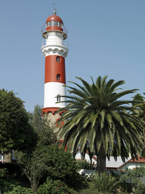 无人,竖图,室外,道路,建筑,棕榈树,纳米比亚,信息,灯塔,交通,方向,摄影,引导,指引,航标,纳米布沙漠,彩图,导航,帝国