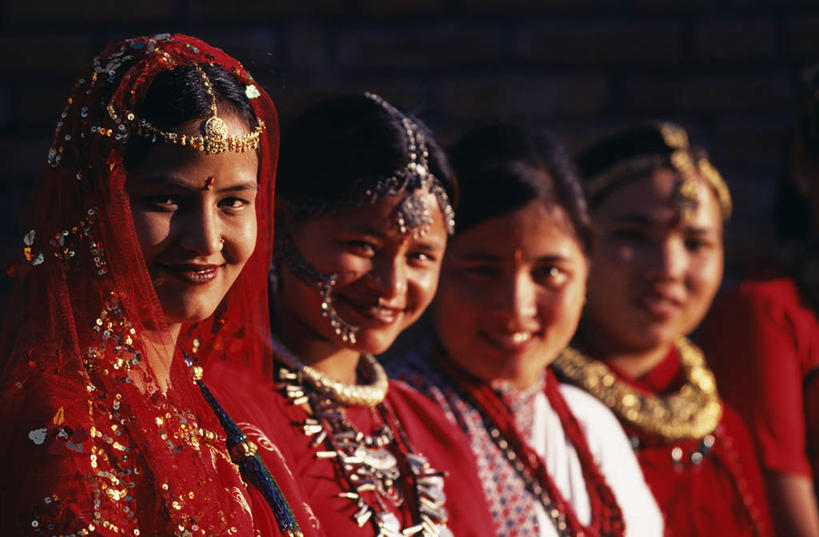 成年人,微笑,横图,吃饭,旅游,酒店,尼泊尔,亚洲,装饰,首都,热,服务,人体,摄影,宾客,肖像,手艺,加德满都,喜马拉雅山脉,工匠,美术工艺,女人,彩图,餐馆,传统文化