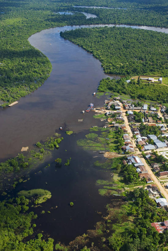 无人,竖图,全景,俯视,航拍,室外,河流,水,城市,船,亚马逊河,秘鲁,弯腰,地形,河岸,城镇,树,风景,南美,摄影,拉丁美洲,鸟瞰,热带雨林,伊基托斯,彩图,高角度拍摄,雨林