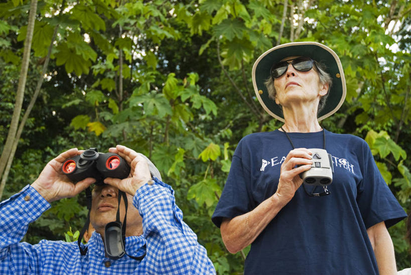成年人,两个人,横图,室外,探险,建筑业,河流,书房,船,亚马逊河,秘鲁,黄昏,表,南美,摄影,专心,拉丁美洲,男人,女人,彩图