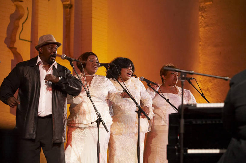 成年人,人群,横图,摩洛哥,表演,音乐,摄影,唱,麦克风,音乐人,北非,费兹,男人,女人,歌手,彩图,福音