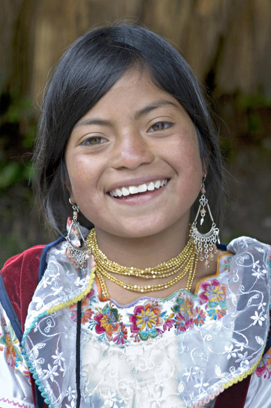 儿童,一个人,微笑,竖图,纯洁,厄瓜多尔,仅一个女性,仅一个人,小孩,社区,仅一个小孩,南美,可爱,童年,童趣,摄影,拉丁美洲,肖像,童真,烂漫,无邪,奥塔瓦洛,天真,女孩,女人,女性,美国人,孩子,彩图,传统服装,女生