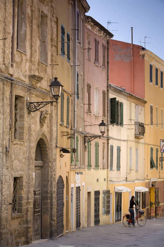 无人,竖图,彩色,建筑,街道,意大利,欧洲,岛,古城,摄影,五颜六色,色彩斑斓,西欧,地中海文化,南欧,五彩缤纷,意大利文化,五彩斑斓,撒丁岛,五光十色,阿尔盖罗,彩图