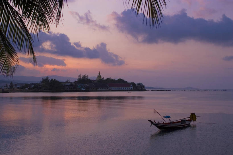 无人,横图,室外,海洋,船,泰国,亚洲,雕像,岛,南海,黄昏,摄影,宗教,东南亚,佛教,热带气候,剪影,棕榈叶,苏梅岛,泰国湾,海滩,彩图