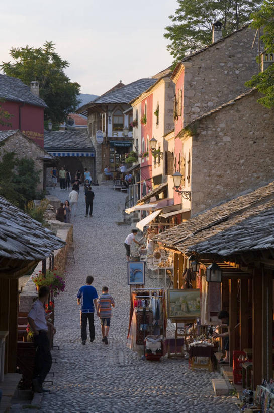 竖图,彩色,欧洲,房屋,乡村,摄影,五颜六色,色彩斑斓,五彩缤纷,巴尔干,东欧,前南斯拉夫,五彩斑斓,五光十色,莫斯塔尔,彩图,波斯尼亚和黑塞哥维那