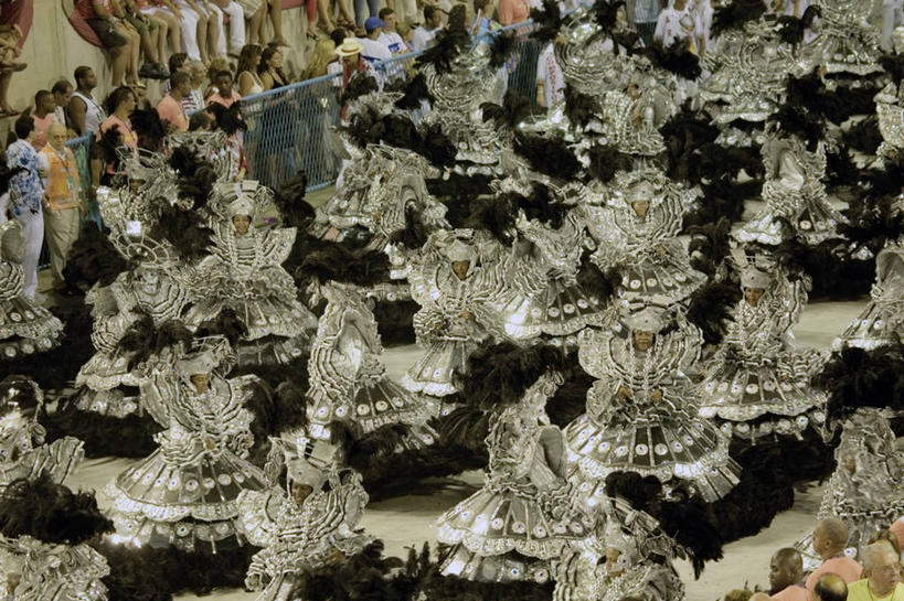 西方人,无人,横图,城市,道路,街道,路,公路,巴西,欧洲,狂欢节,欧洲人,表演,交通,南美,摄影,拉丁美洲,里约热内卢,游行,巴西文化,白种人,马路,彩图,传统服装,里约狂欢节,白色人种,高加索人种,欧罗巴人种