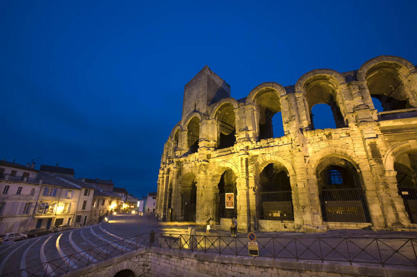 无人,横图,夜晚,法国,欧洲,城镇,黄昏,摄影,照亮,考古学,西欧,地中海,普罗旺斯,法国文化,阿尔勒,罗纳河口,彩图