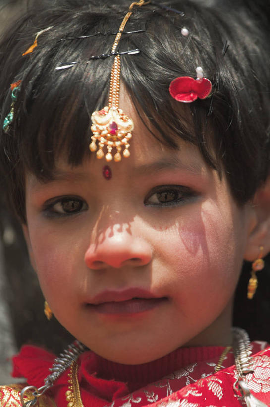 儿童,一个人,竖图,室外,纯洁,珠宝,尼泊尔,亚洲,仅一个女性,仅一个人,首都,小孩,仅一个小孩,可爱,童年,童趣,摄影,肖像,童真,烂漫,无邪,加德满都,喜马拉雅山脉,天真,女孩,女人,女性,孩子,彩图,装扮,女生,杜巴广场