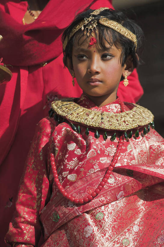 儿童,一个人,竖图,室外,纯洁,珠宝,尼泊尔,亚洲,仅一个女性,仅一个人,首都,小孩,仅一个小孩,可爱,童年,童趣,摄影,肖像,童真,烂漫,无邪,加德满都,喜马拉雅山脉,天真,女孩,女人,女性,孩子,彩图,装扮,女生,杜巴广场