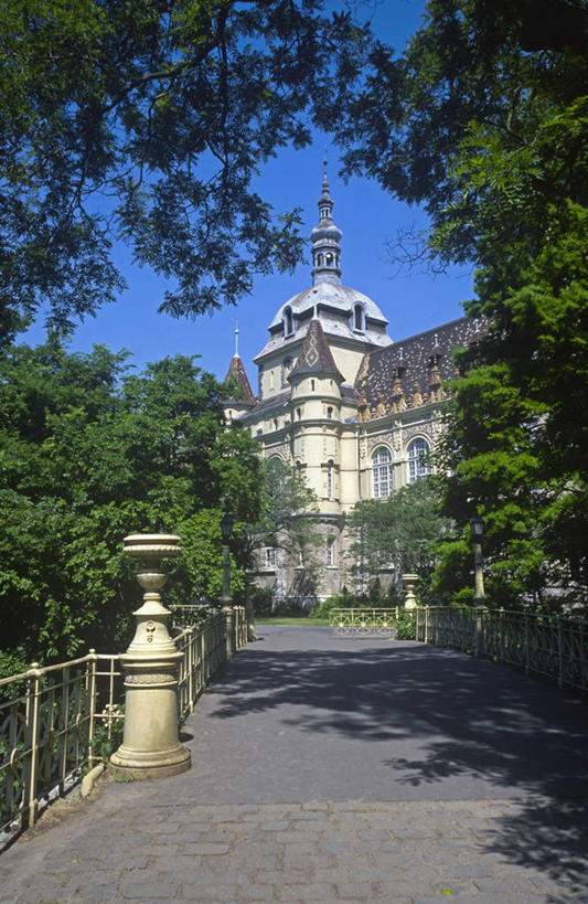 无人,公园,竖图,室外,城市,欧洲,首都,摄影,布达佩斯,东欧,中欧,害虫,匈牙利共和国,彩图