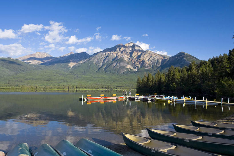 无人,横图,室外,山,山脉,船,加拿大,反射,池塘,地形,自然,夏天,摄影,北美,独木舟,加拿大落基山脉,金字塔湖,亚伯达,彩图