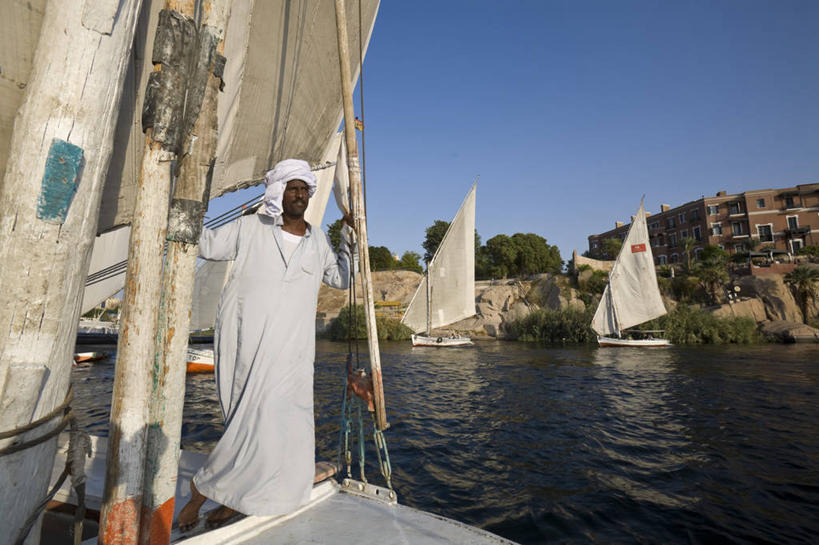 帆船,成年人,一个人,横图,室外,河流,船,尼罗河,非洲,埃及,仅一个男性,交通工具,帆,摄影,航海,中东,载具,肖像,北非,埃及文化,船长,三桅帆船,男人,彩图