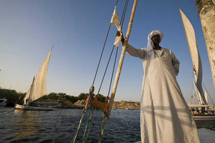 帆船,成年人,一个人,横图,室外,河流,船,尼罗河,非洲,埃及,仅一个男性,交通工具,帆,摄影,航海,中东,载具,肖像,北非,埃及文化,船长,三桅帆船,男人,彩图