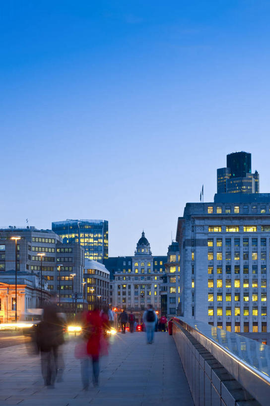 竖图,室外,夜晚,运动模糊,旅游,城市,英国,欧洲,桥,首都,英格兰,黄昏,摄影,北欧,英国文化,彩图,伦敦桥