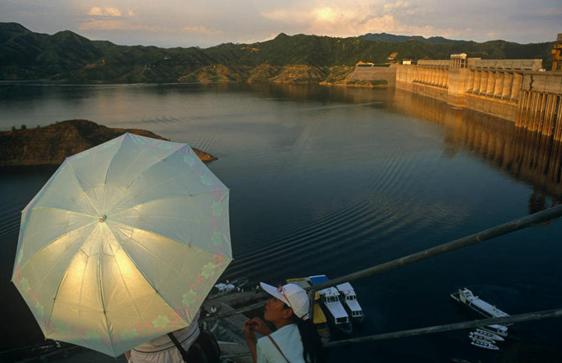 横图,旅游,水,亚洲,行人,游客,游人,路人,旅客,水坝,水库,摄影,河北省,水力发电,过客,彩图,旅行