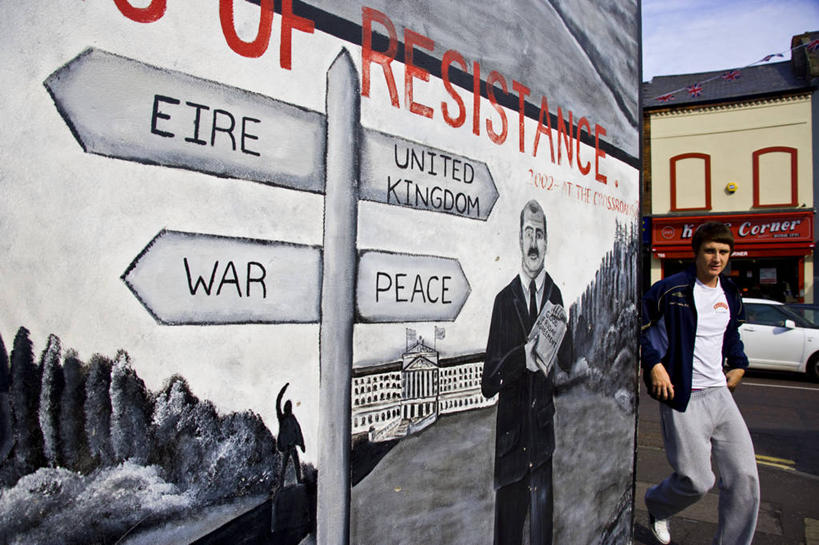 成年人,横图,街道,路,英国,北爱尔兰,艺术,墙,首都,艺人,壁画,战争,摄影,政治,荣誉,街头艺人,革命,贝尔法斯特,共和党,美术工艺,男人,彩图,旅行,涂鸦