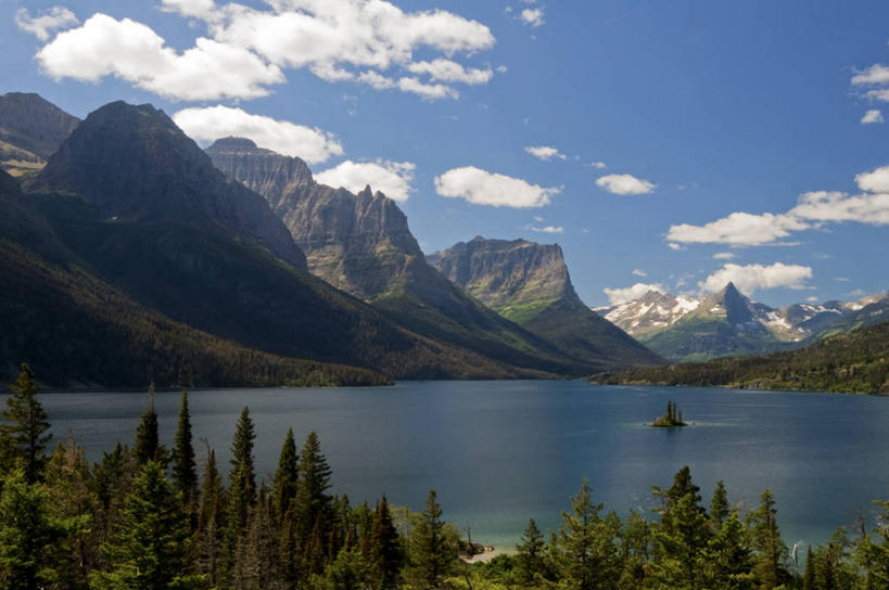 无人,公园,横图,室外,白天,留白,湖,森林,山,山脉,水,美国,树,风景,摄影,宁静,北美,北美洲,国家公园,美洲,蒙大拿州,冰川国家公园,北亚美利加洲,亚美利加洲,蒙大拿,长空之乡,财富之州,冰河国家公园,沃特顿冰川国际和平公园,彩图,旅行,美利坚合众国,沃特顿.冰川国际和平公园,对焦