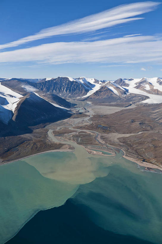 无人,竖图,俯视,航拍,室外,白天,湖,河流,美景,山,山脉,水,雪,加拿大,地形,景观,宏伟,风景,小溪,自然,景色,摄影,宁静,北美,北美洲,鸟瞰,自然风光,美洲,北亚美利加洲,亚美利加洲,巴芬岛,努纳武特,努纳武特领地,彩图,高角度拍摄,努那福特