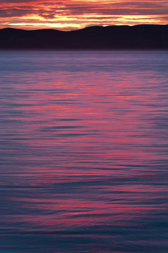 无人,竖图,室外,海洋,美景,日落,水,加拿大,波纹,反射,岛,地平线,地形,景观,晚霞,霞光,落日,辽阔,地面,风景,自然,黄昏,广阔,景色,彩霞,摄影,宁静,一望无际,北美,北美洲,自然风光,延伸,美洲,剪影,逆光,天地相交,北亚美利加洲,亚美利加洲,努纳武特,努纳武特领地,无边无际,一马平川,夕照,薄暮,夕阳,彩图,傍晚,斜阳,努那福特