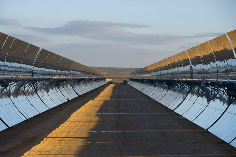 无人,横图,室外,白天,太阳能,日光,美国,反射,工业,摄影,能源,北美,北美洲,加利福尼亚,透视图,美洲,替代能源,加州,环境保护,加利福尼亚州,金州,黄金州,北亚美利加洲,亚美利加洲,太阳能电池板,彩图,美利坚合众国,圣伯纳迪诺市