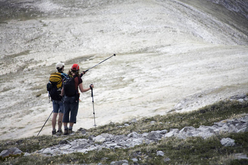 成年人,两个人,横图,室外,白天,留白,旅游,度假,探险,山,加拿大,娱乐,背面,享受,休闲,放松,决定,摄影,大不列颠哥伦比亚,冒险,男人,女人,休闲活动,彩图,对焦