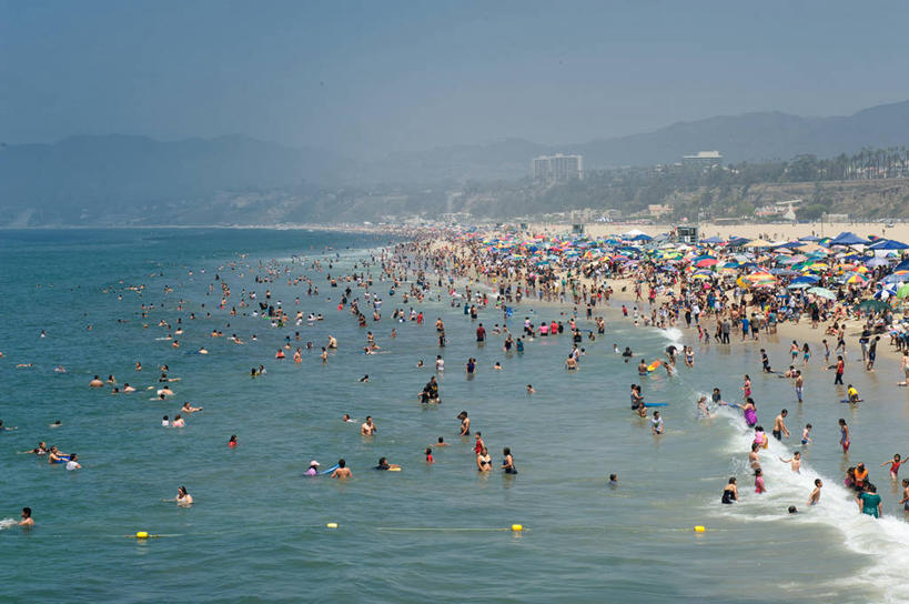 游泳,横图,室外,白天,旅游,度假,海洋,山,美国,海岸线,天空,波浪,乐趣,摄影,生活方式,享乐,加利福尼亚,圣莫尼卡,圣莫尼卡海滩,海滩,彩图