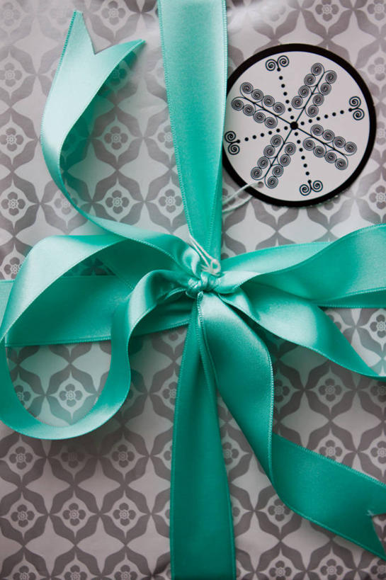 无人,竖图,俯视,室内,特写,礼盒,礼物,罗马尼亚,圣诞节,包装纸,标签,标志,文字,纸盒,缎带,圣诞礼物,首都,标识,盒子,包装盒,礼品盒,摄影,礼品,惊奇,布加勒斯特,式样,彩图,高角度拍摄,传统文化