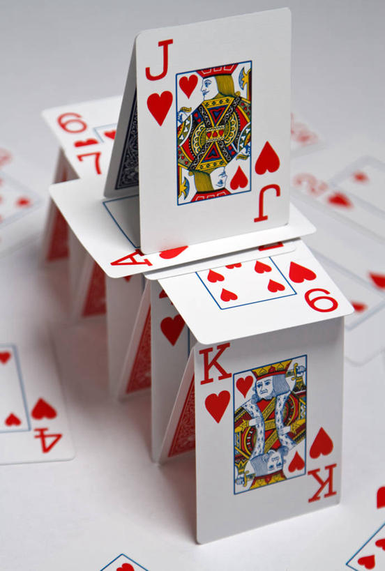 无人,竖图,特写,白色背景,纸牌,美国,许多,形状,很多,平衡,摄影,脆弱,简单,维吉尼亚,想法,纽波特纽斯,彩图,影棚拍摄,纸牌屋