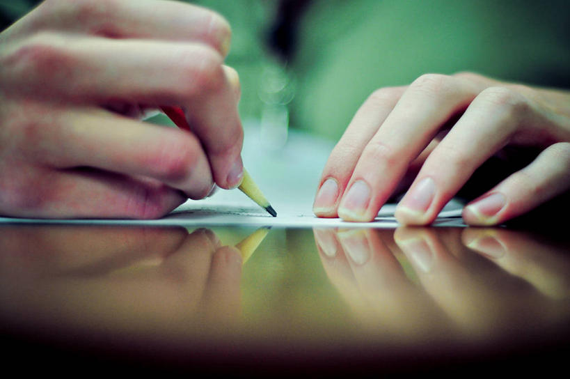 手,一个人,横图,室内,美国,写,反射,纸,教育,拿着,铅笔,摄影,部分,北美,知识,北美洲,美洲,南卡罗来纳州,北亚美利加洲,亚美利加洲,南卡罗来纳,扇榈之州,矮棕榈之州,彩图,美利坚合众国