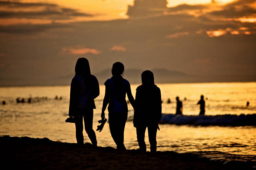 成年人,三个人,横图,室外,度假,日出,海洋,日光,越南,云,天空,乐趣,摄影,享乐,剪影,海滩,彩图