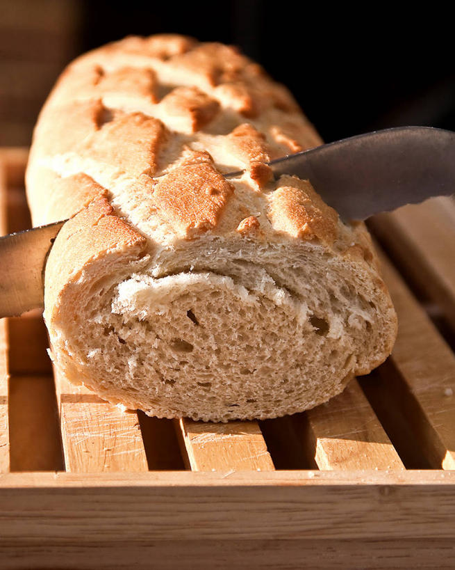 点心,面包,无人,竖图,室内,特写,建材,建筑,日光,英国,切开,准备,木制,材料,木板,木材,食品,面点,吐司,饮食,木柴,食物,糕点,切,摄影,建造,木料,法式面包,长面包,清新,切断,剖面,吐司面包,切面,彩图,多士,听型面包