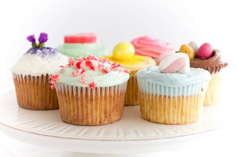 无人,横图,特写,白色背景,西班牙,糖果,饮食,奶油,诱惑,摄影,多样,清新,选择,纸托蛋糕,伊比沙岛,彩图,影棚拍摄