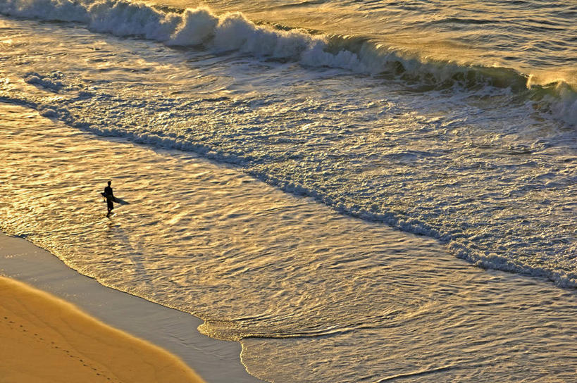 冲浪,一个人,站,横图,俯视,室外,海浪,海洋,沙子,自然,黄昏,波浪,摄影,里约热内卢,剪影,里约热内卢州,科巴卡巴纳海滩,海滩,彩图,高角度拍摄