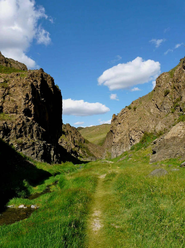 无人,竖图,室外,白天,美景,山,山脉,蒙古,景观,云,风景,天空,自然,景色,摄影,宁静,自然风光,沟壑,彩图