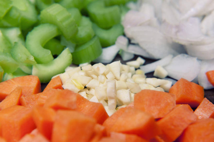 无人,横图,室内,特写,胡萝卜,芹菜,蔬菜,洋葱,西班牙,巴塞罗那,准备,立方体,切块,饮食,摄影,清新,健康食物,大蒜,彩图,巴塞罗那省