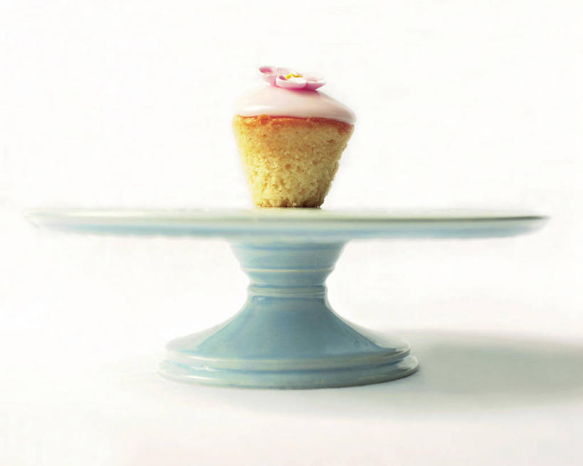 无人,横图,特写,白色背景,澳大利亚,陶瓷制品,饮食,粉色,蓝色,甜食,摄影,清新,糖衣,墨尔本,纸托蛋糕,蛋糕台,彩图,影棚拍摄