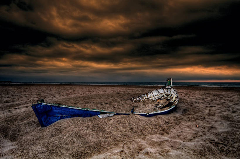 无人,横图,室外,船,西班牙,废弃,沙子,云,破坏,破损,自然,黄昏,运输,摄影,报废,损坏,废物,丢弃,毁灭,放弃,抛弃,海难,摈弃,巴伦西亚省,海滩,彩图,屏弃,摈斥,摒除