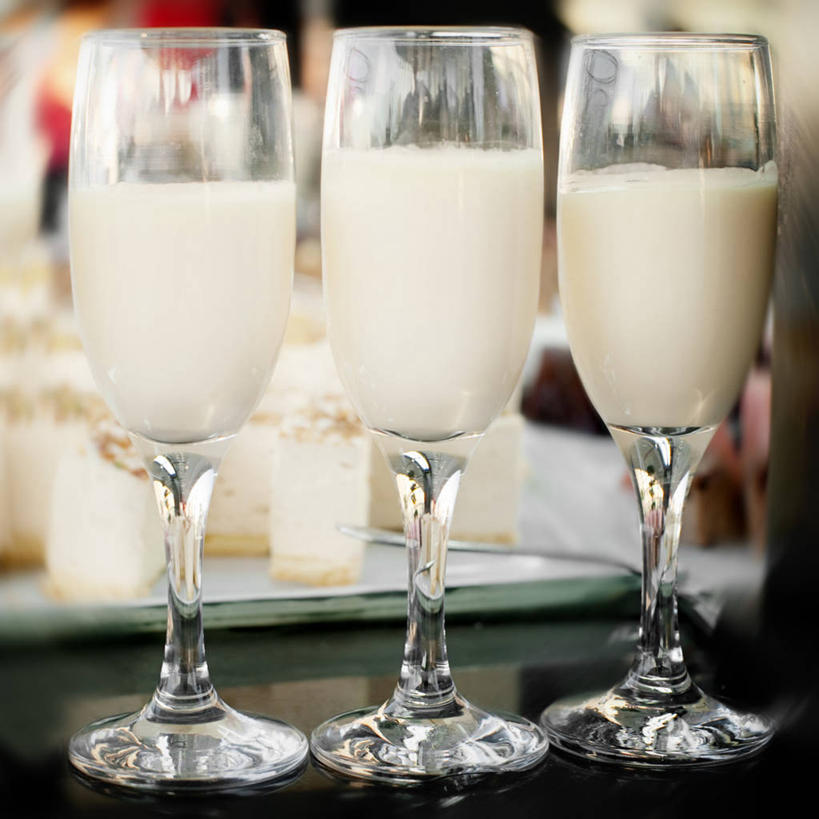 点心,无人,方图,室内,特写,欧洲,一排,整齐,食品,甜点,甜品,饮食,食物,糕点,排列,三个,甜食,摄影,队列,清新,香草兰,伊斯坦布尔,玻璃杯,彩图