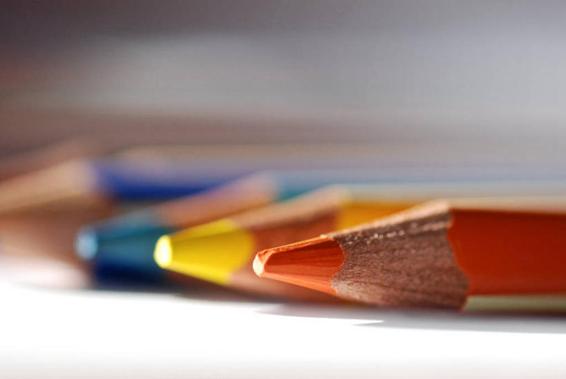 无人,横图,特写,白色背景,瑞士,一排,锐利,整齐,排列,铅笔,四个,摄影,多样,锋利,尖锐,队列,选择,日内瓦,美术工艺,彩图,影棚拍摄,彩色铅笔